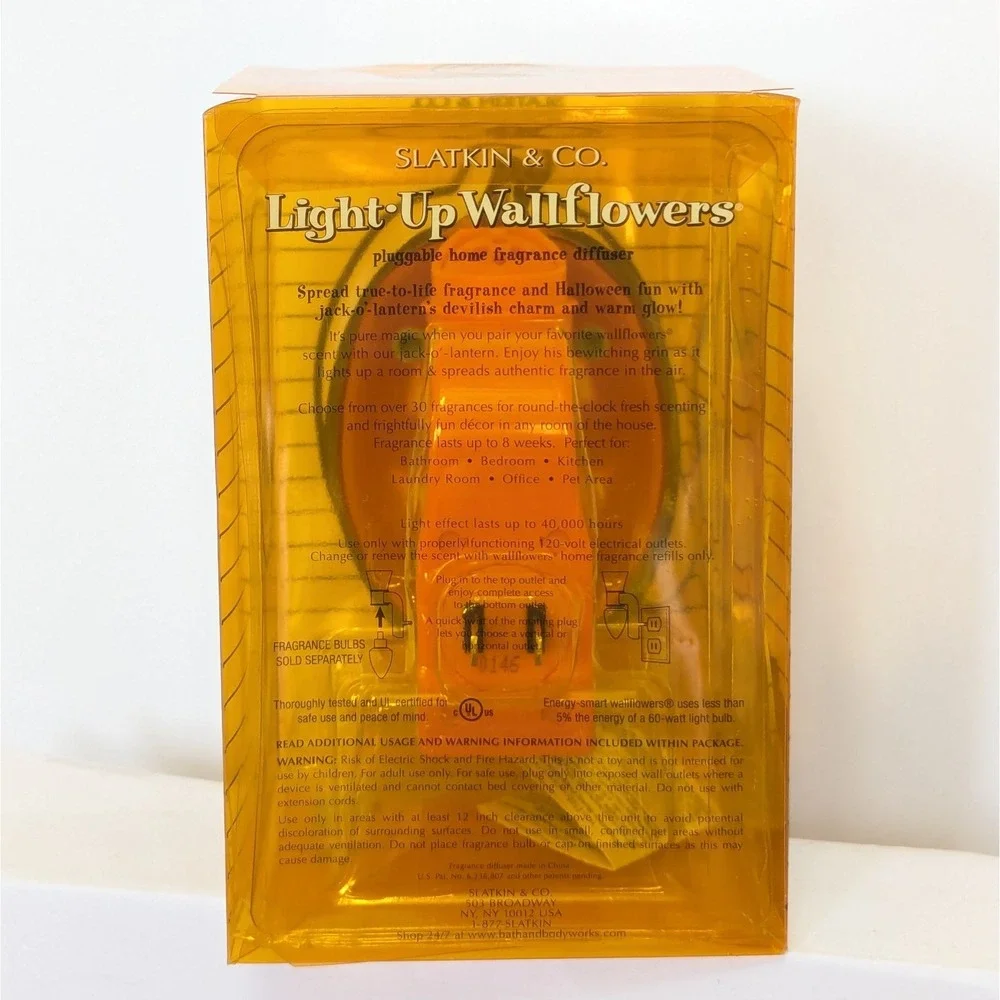 Bath & Body Slatkin & Co. Light Up Wallflowers Jack-O-Lantern Pumpkin Diffuser